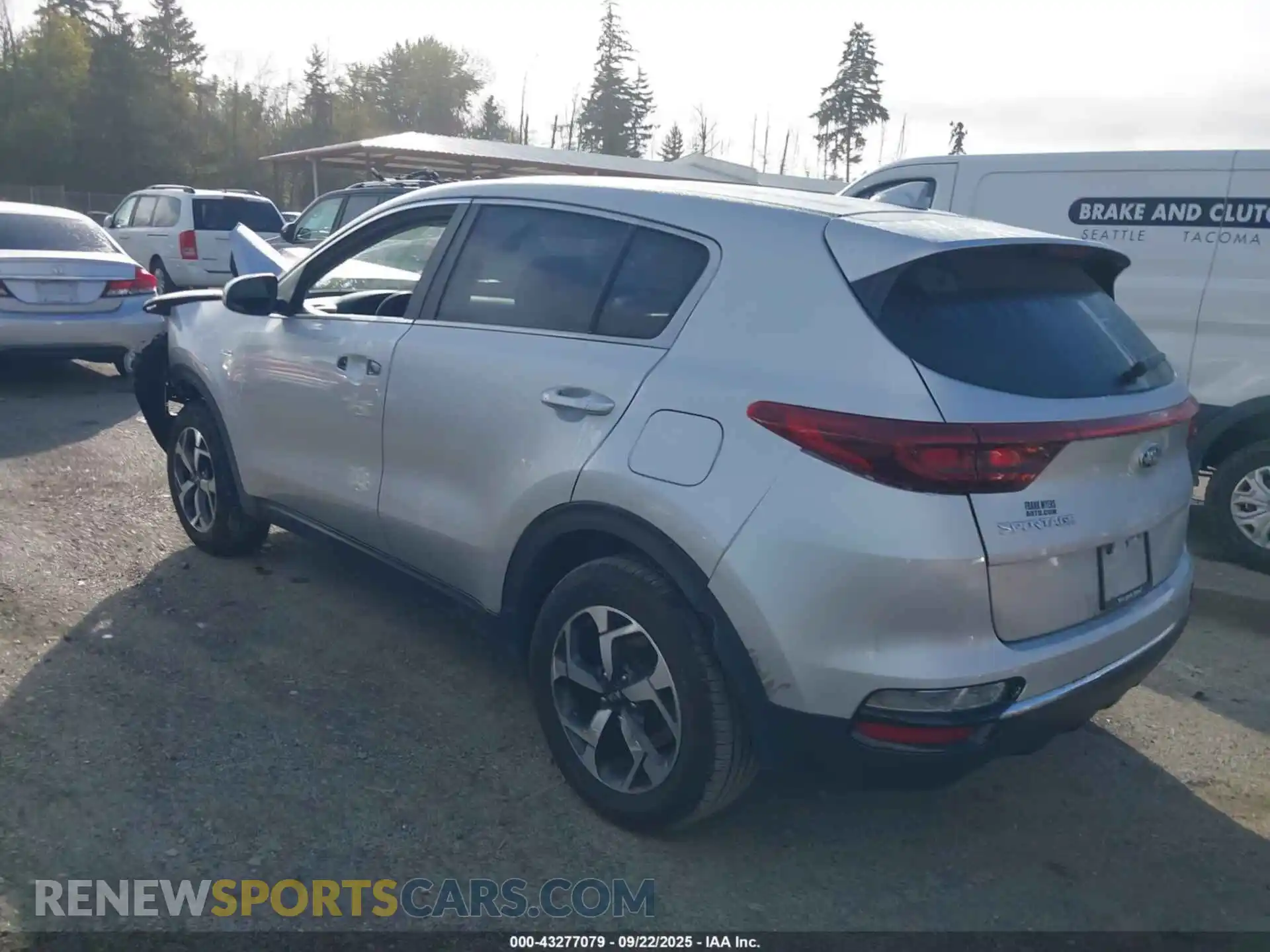 3 Photograph of a damaged car KNDPMCAC2M7928595 KIA SPORTAGE 2021