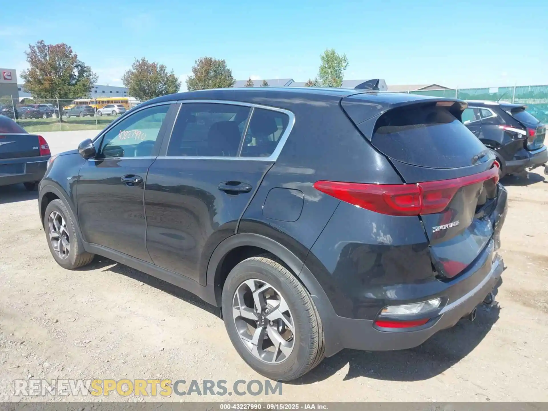 3 fotografías del automóvil dañado KNDPMCAC3M7917976 KIA SPORTAGE 2021