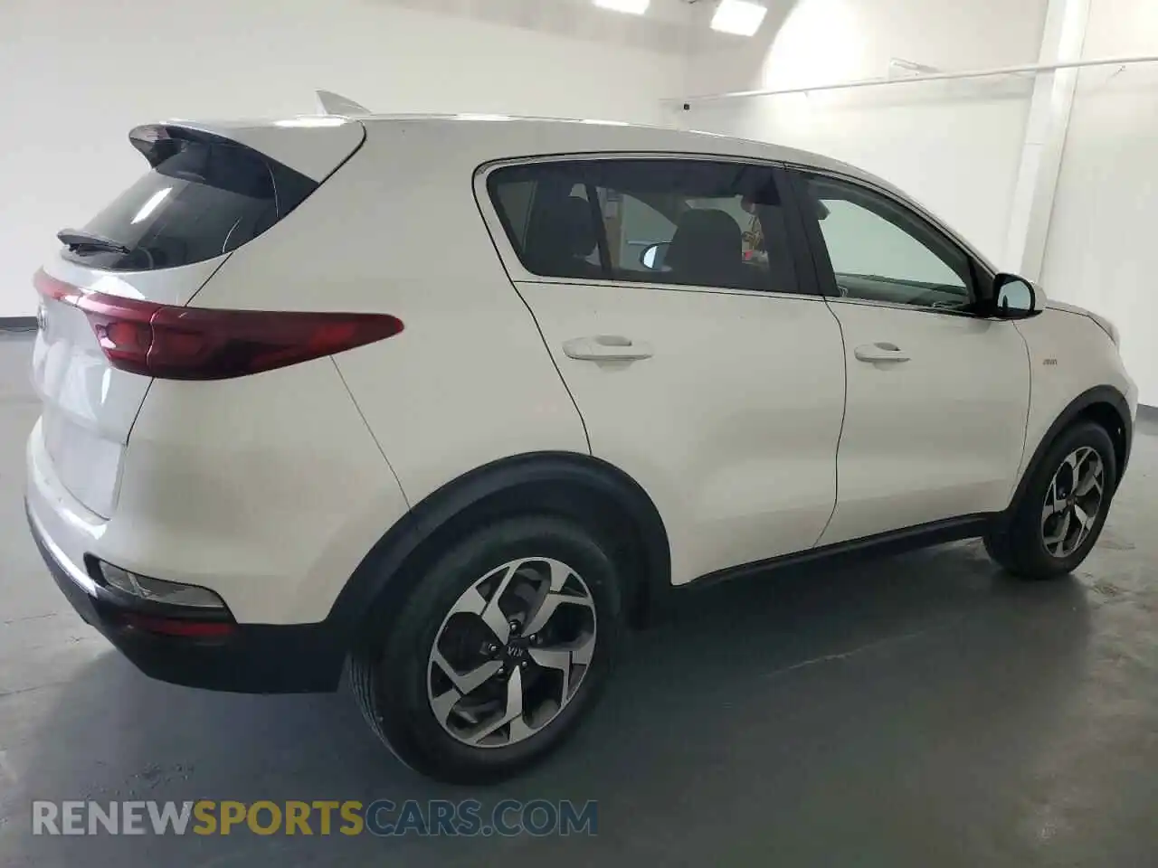 3 Photograph of a damaged car KNDPMCAC3M7942019 KIA SPORTAGE 2021