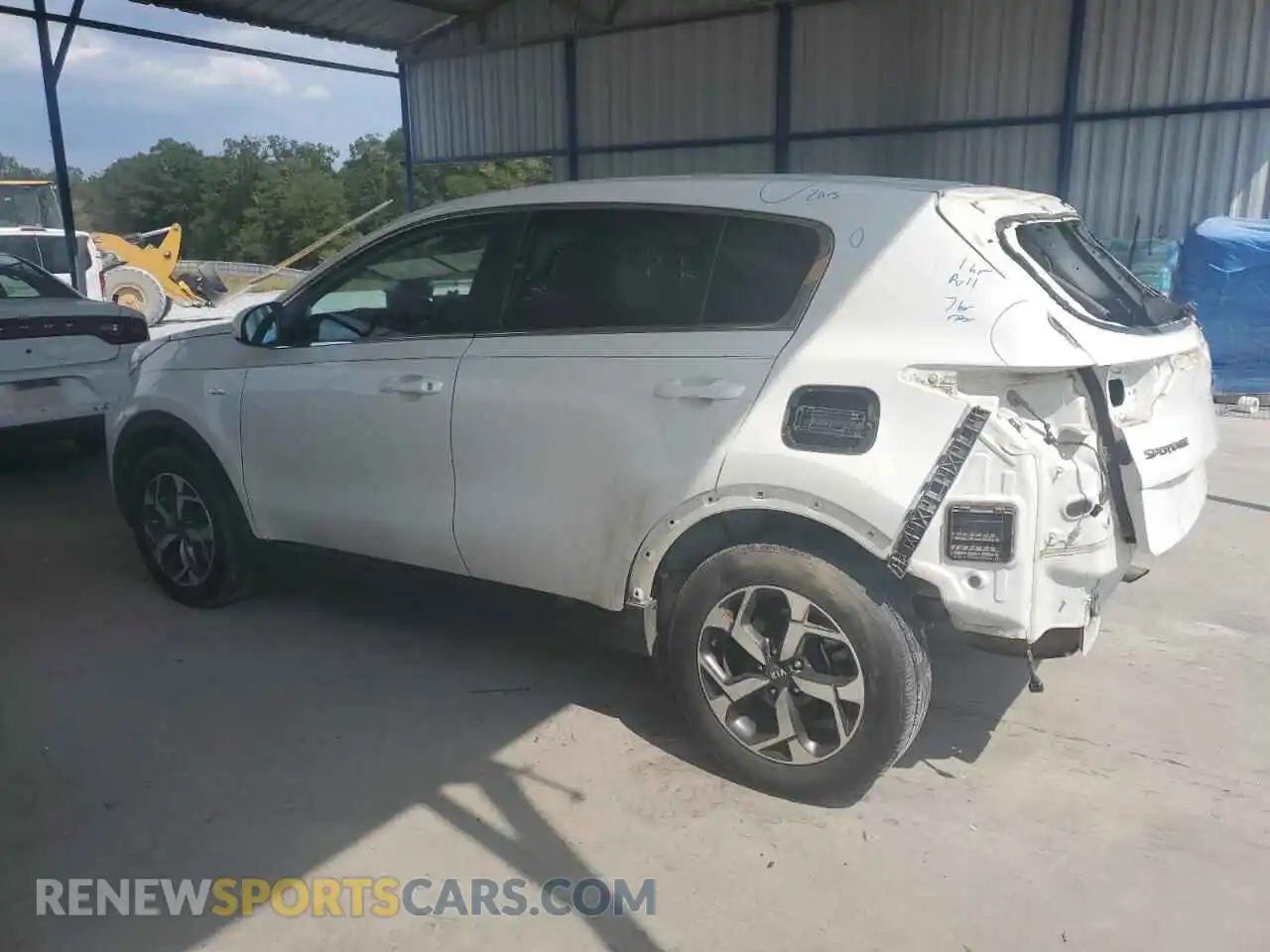 2 Photograph of a damaged car KNDPMCAC4M7931031 KIA SPORTAGE 2021