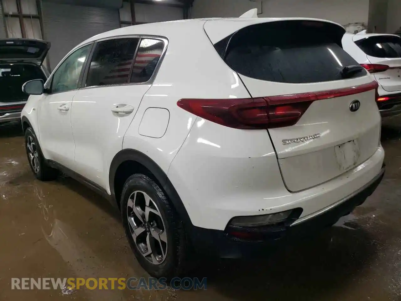 2 Photograph of a damaged car KNDPMCAC6M7864304 KIA SPORTAGE 2021