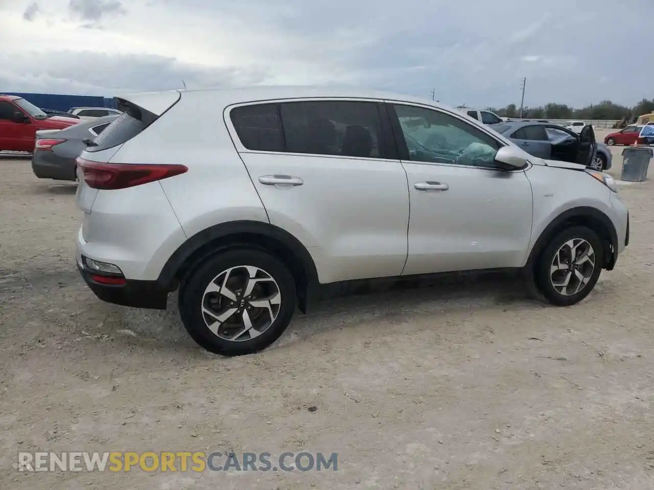 3 Photograph of a damaged car KNDPMCAC6M7926106 KIA SPORTAGE 2021