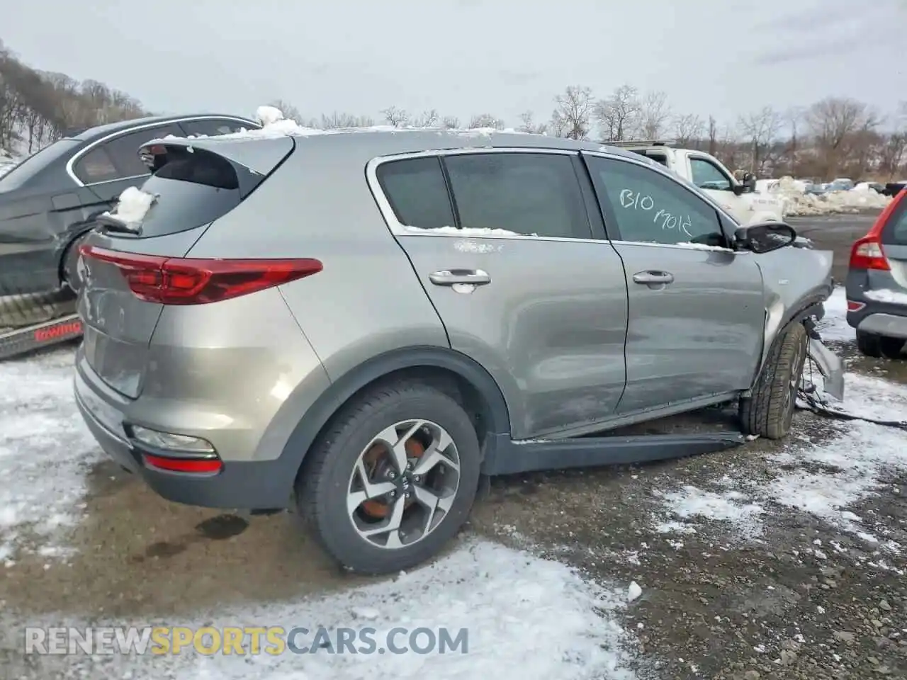 3 Photograph of a damaged car KNDPMCAC7M7886764 KIA SPORTAGE 2021