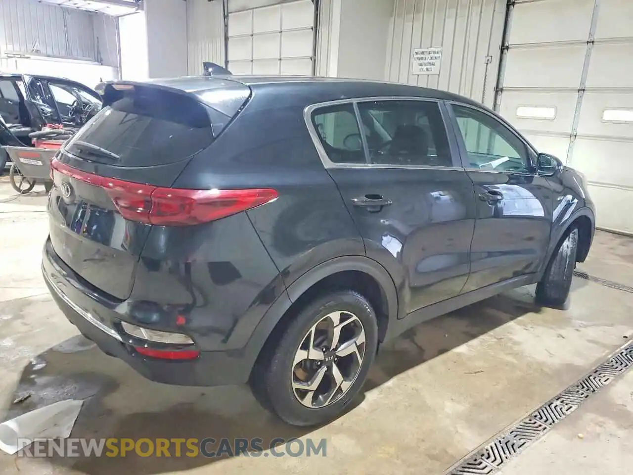 3 Photograph of a damaged car KNDPMCAC8M7890788 KIA SPORTAGE 2021