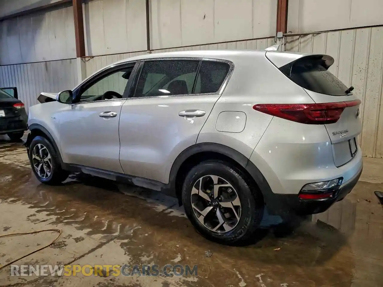 2 Photograph of a damaged car KNDPMCAC8M7899779 KIA SPORTAGE 2021
