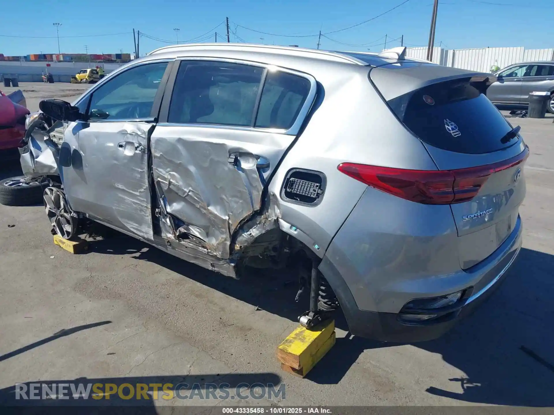 3 Photograph of a damaged car KNDPN3AC1M7890984 KIA SPORTAGE 2021