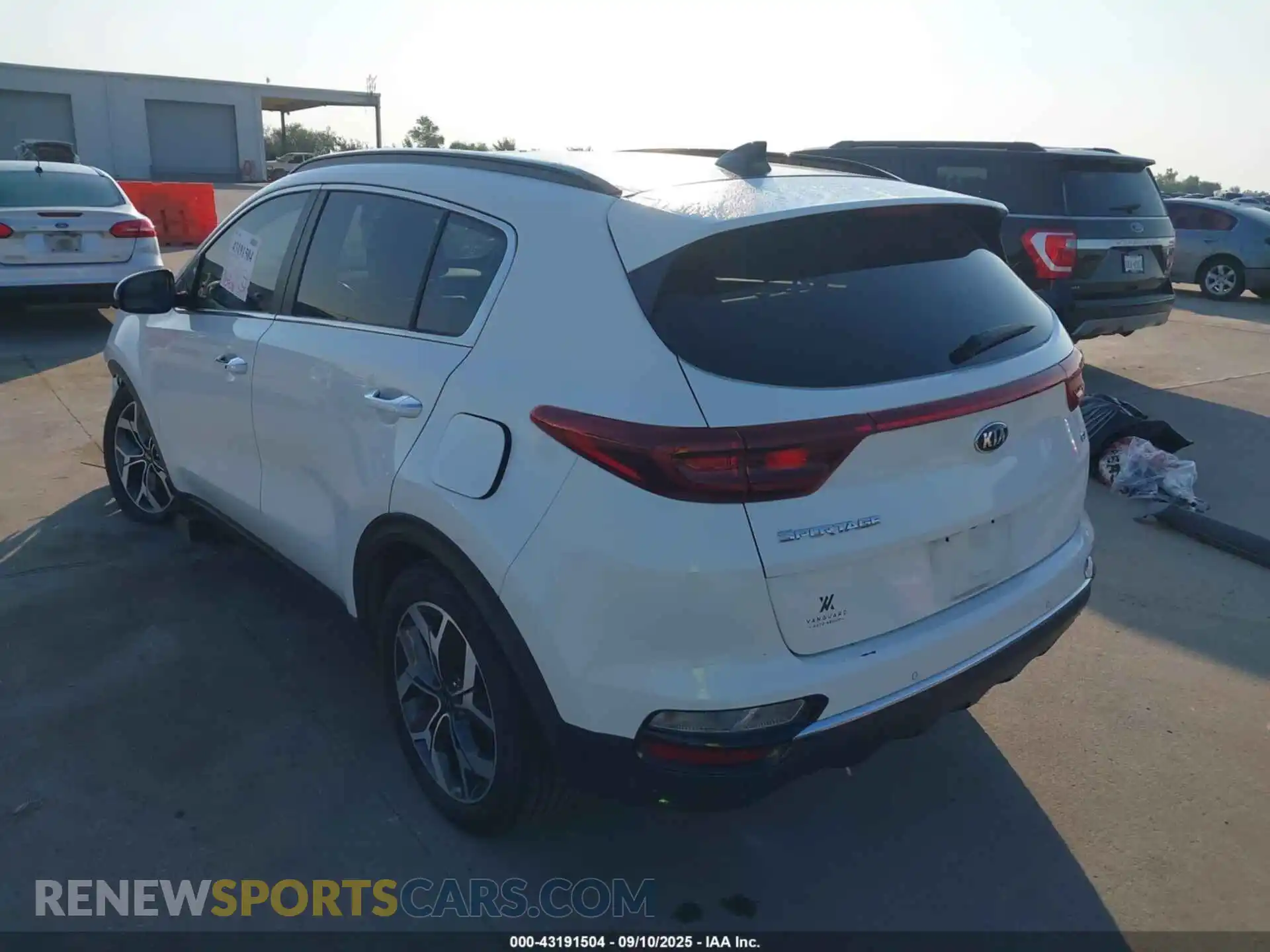 3 Photograph of a damaged car KNDPN3AC5M7883519 KIA SPORTAGE 2021