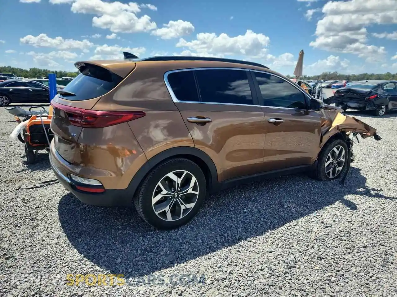3 fotografías del automóvil dañado KNDPN3AC7M7857682 KIA SPORTAGE 2021