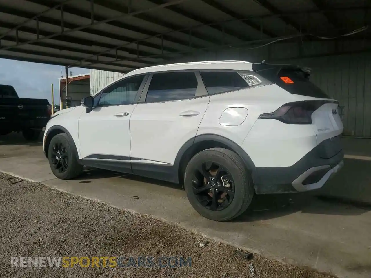 2 fotografías del automóvil dañado 5XYK3CAF6PG013585 KIA SPORTAGE 2023