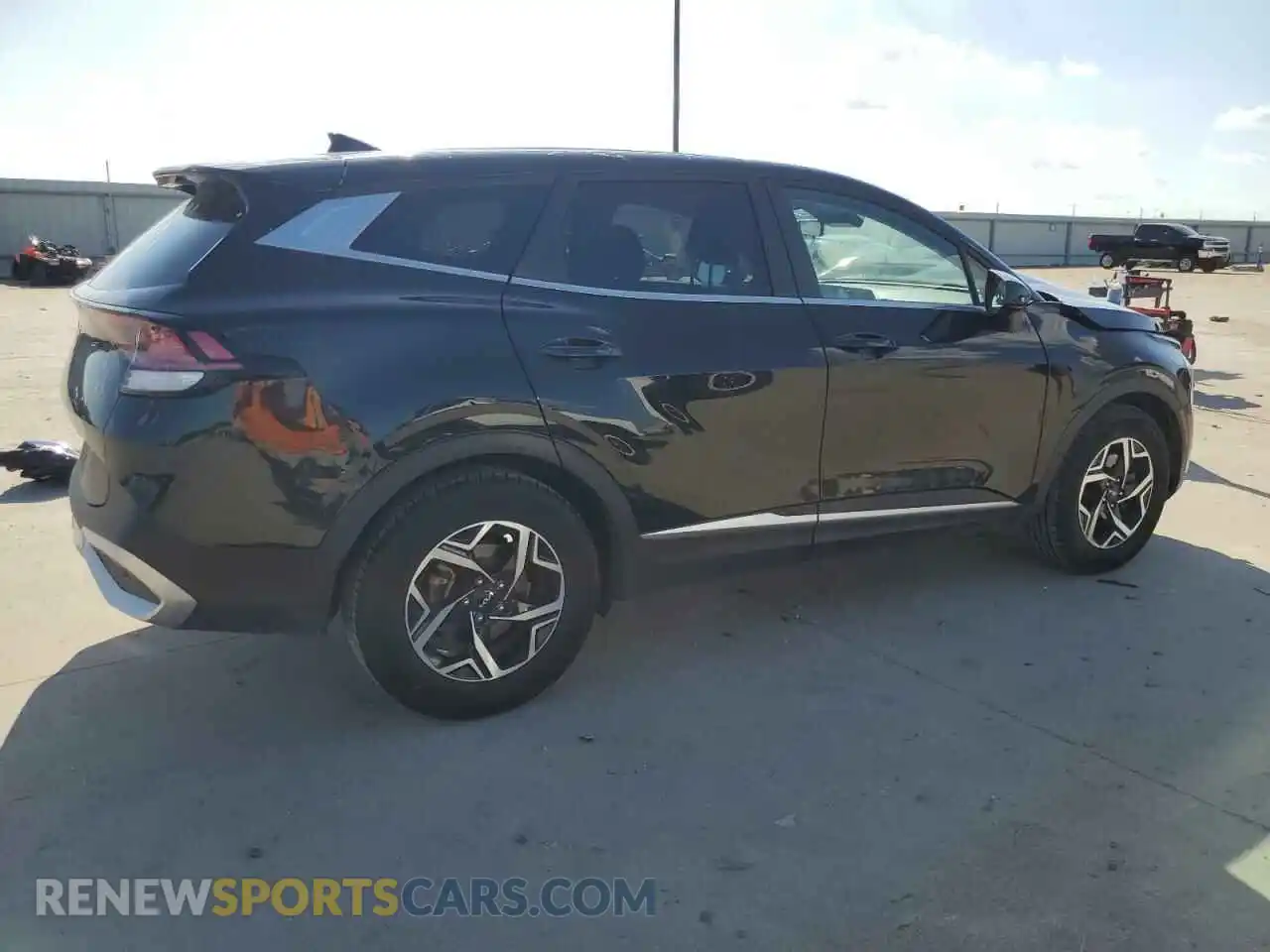 3 Фотография поврежденного автомобиля KNDPU3AF3P7100747 KIA SPORTAGE 2023