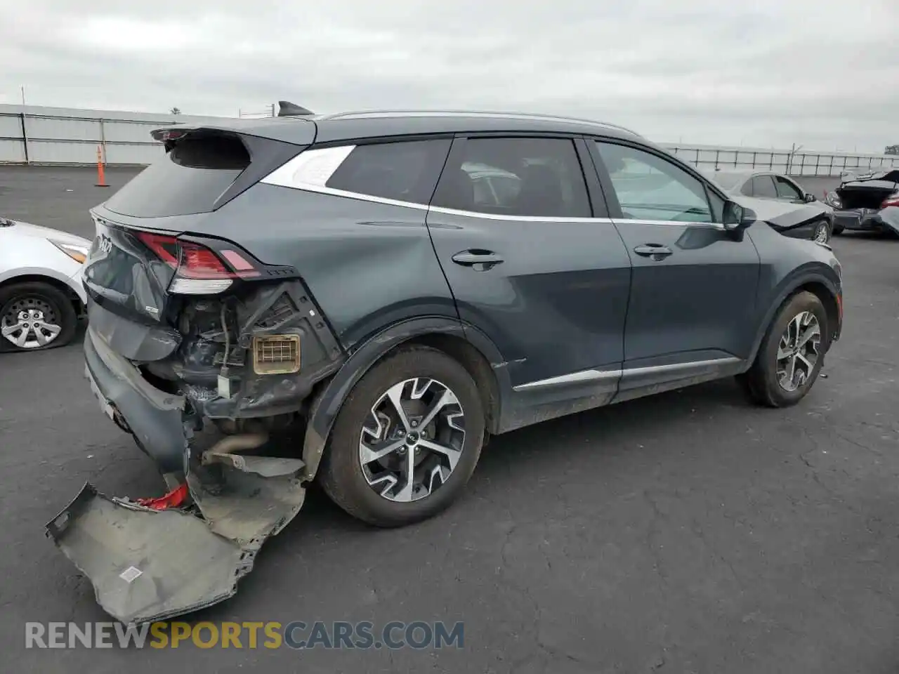 3 Photograph of a damaged car KNDPVCAG0P7087851 KIA SPORTAGE 2023