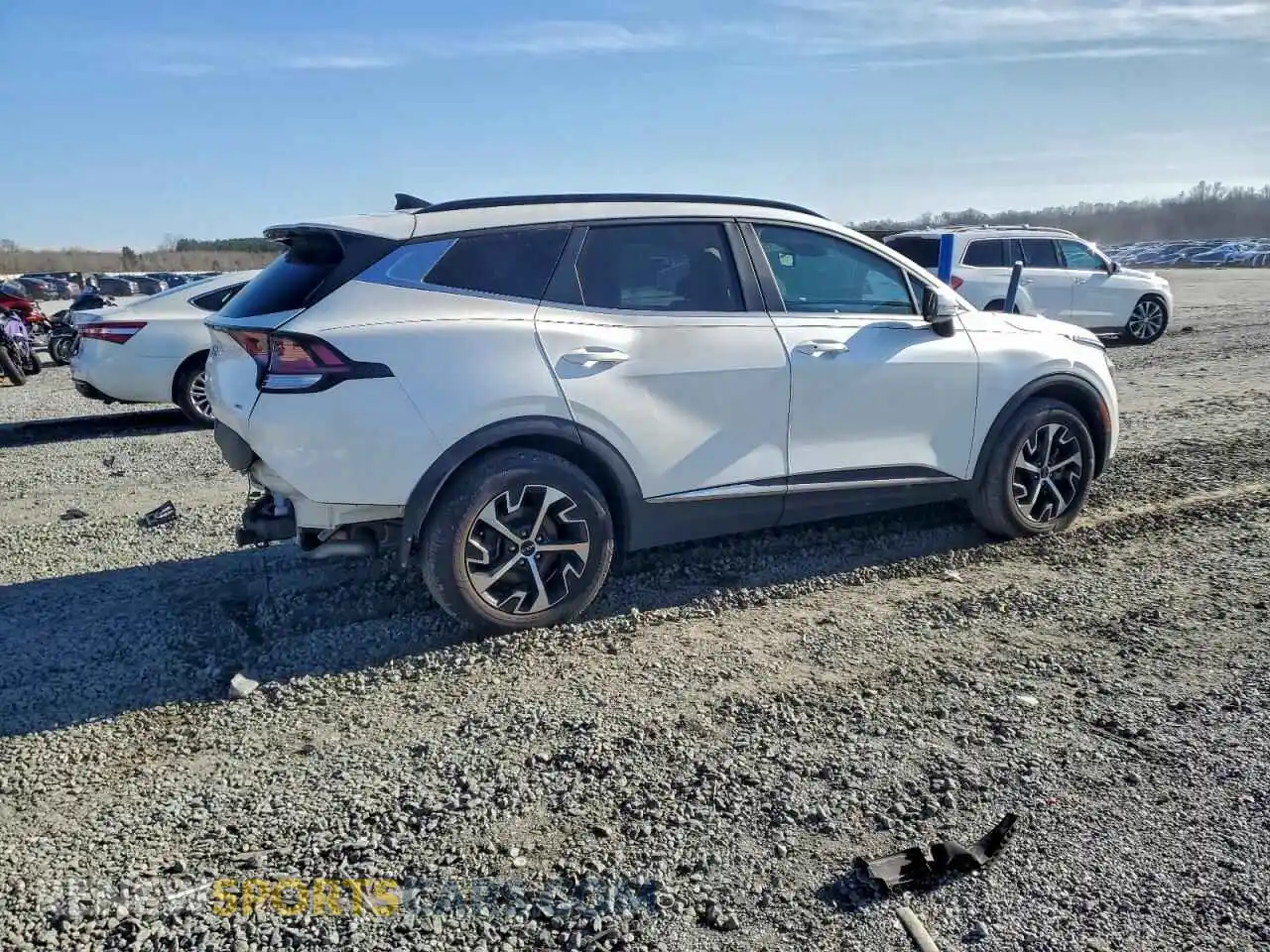3 Photograph of a damaged car KNDPVCAG1P7020840 KIA SPORTAGE 2023