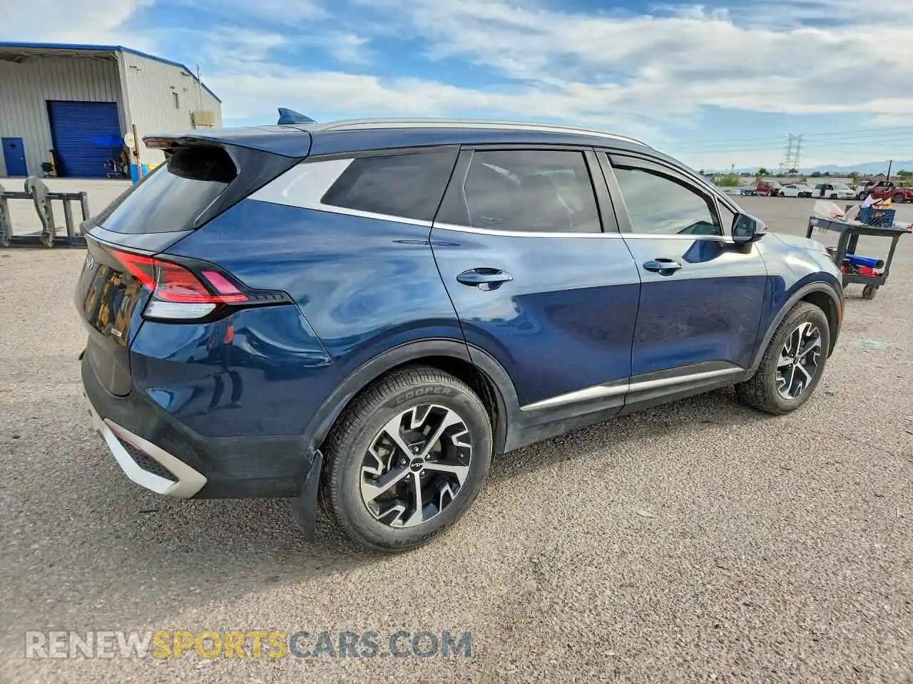 3 Фотография поврежденного автомобиля KNDPVCAG1P7090578 KIA SPORTAGE 2023