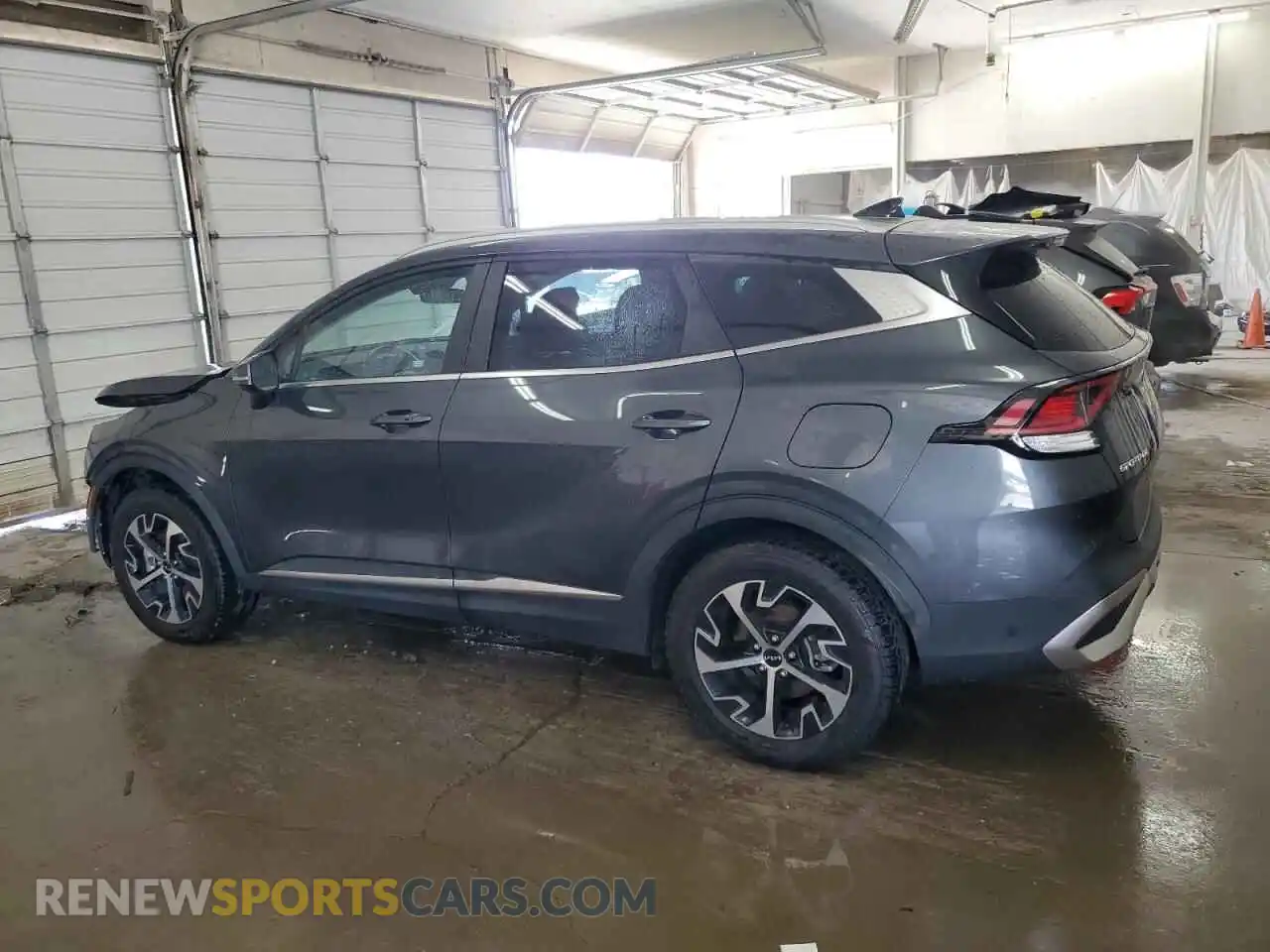 2 fotografías del automóvil dañado KNDPVCAG2P7012570 KIA SPORTAGE 2023