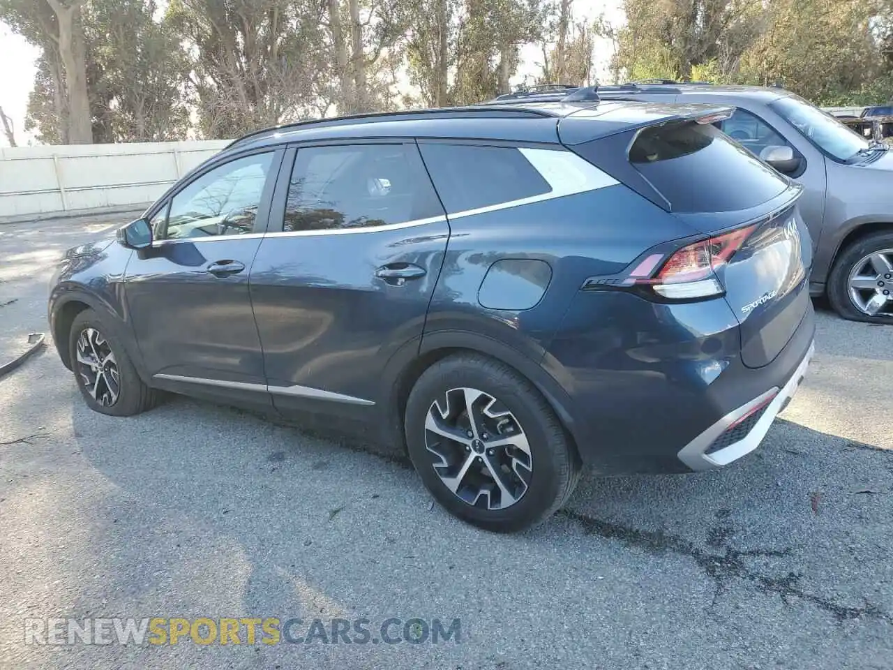 2 fotografías del automóvil dañado KNDPVCAG2P7038974 KIA SPORTAGE 2023