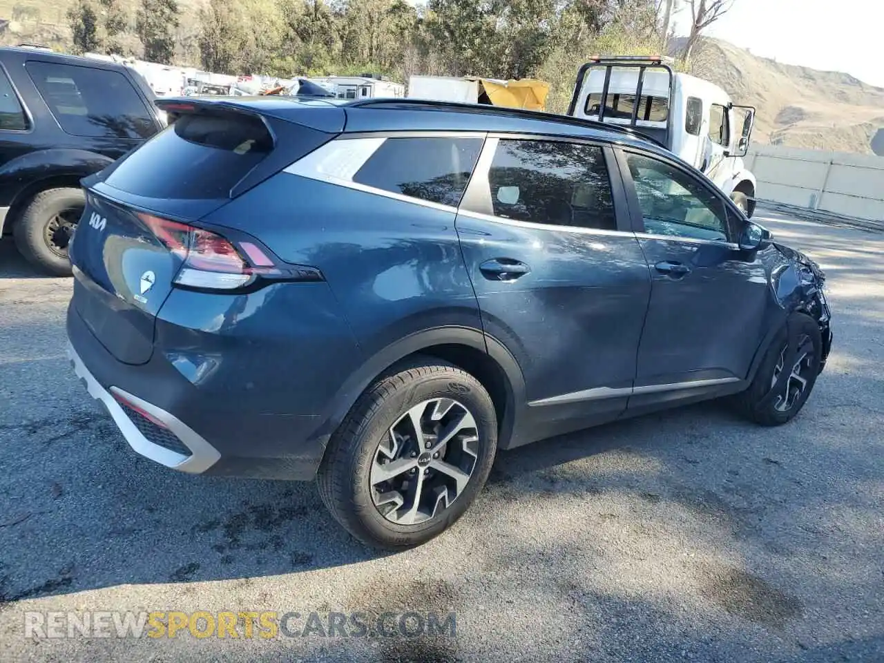 3 fotografías del automóvil dañado KNDPVCAG2P7038974 KIA SPORTAGE 2023