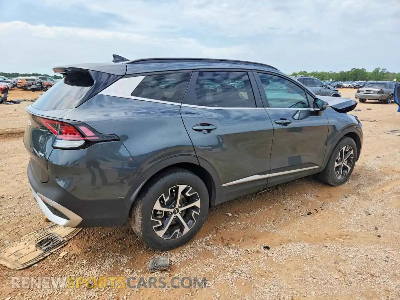 3 Photograph of a damaged car KNDPVCAG2P7077676 KIA SPORTAGE 2023