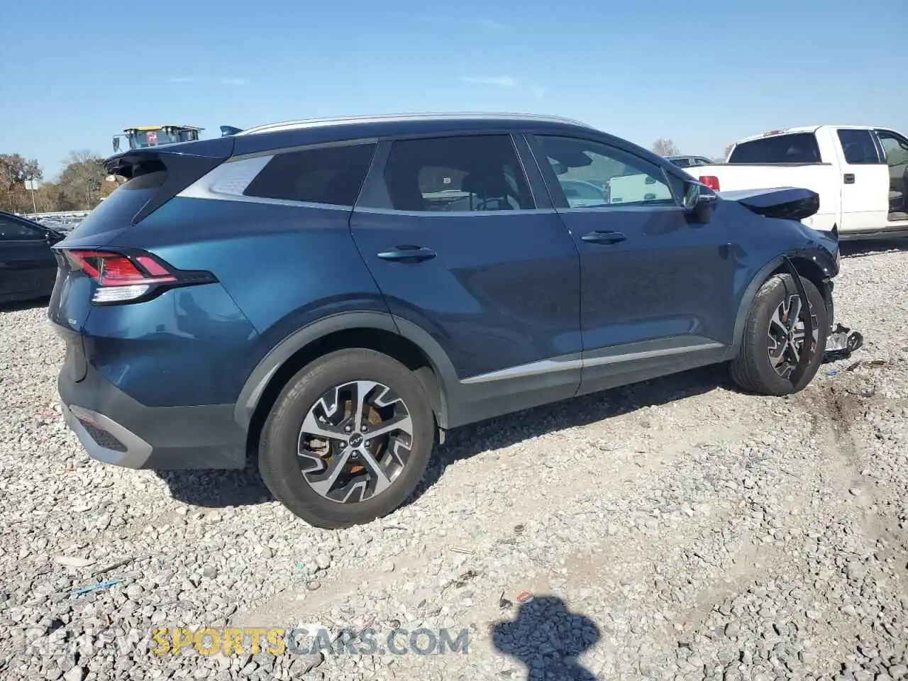 3 Photograph of a damaged car KNDPVCAG3P7014151 KIA SPORTAGE 2023