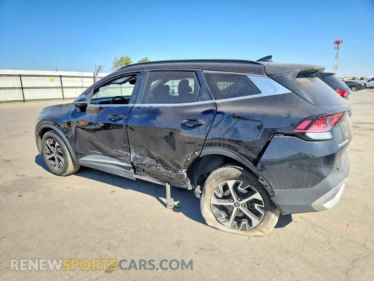 2 Photograph of a damaged car KNDPVCAG3P7016580 KIA SPORTAGE 2023