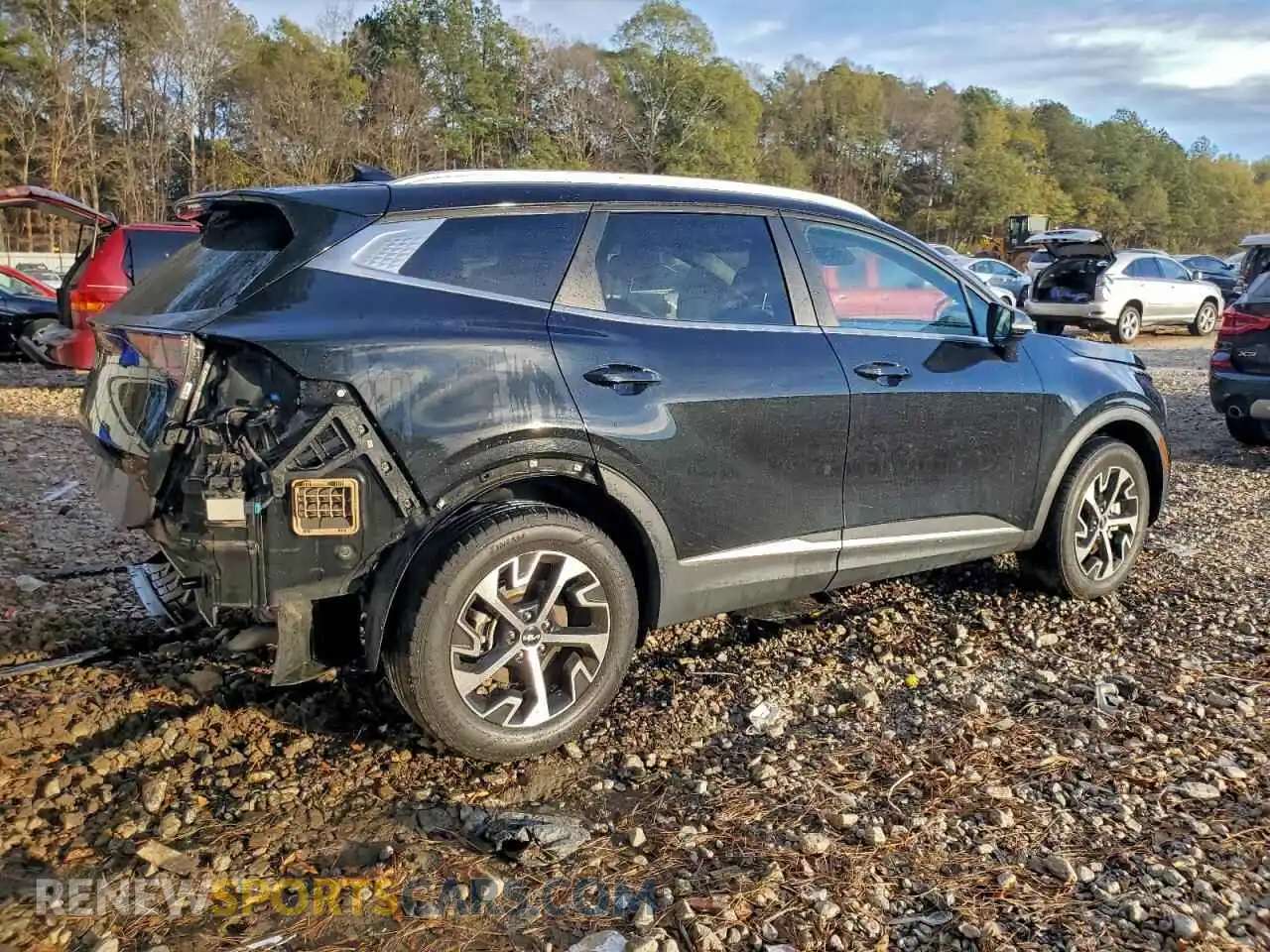 3 Photograph of a damaged car KNDPVCAG3P7033721 KIA SPORTAGE 2023