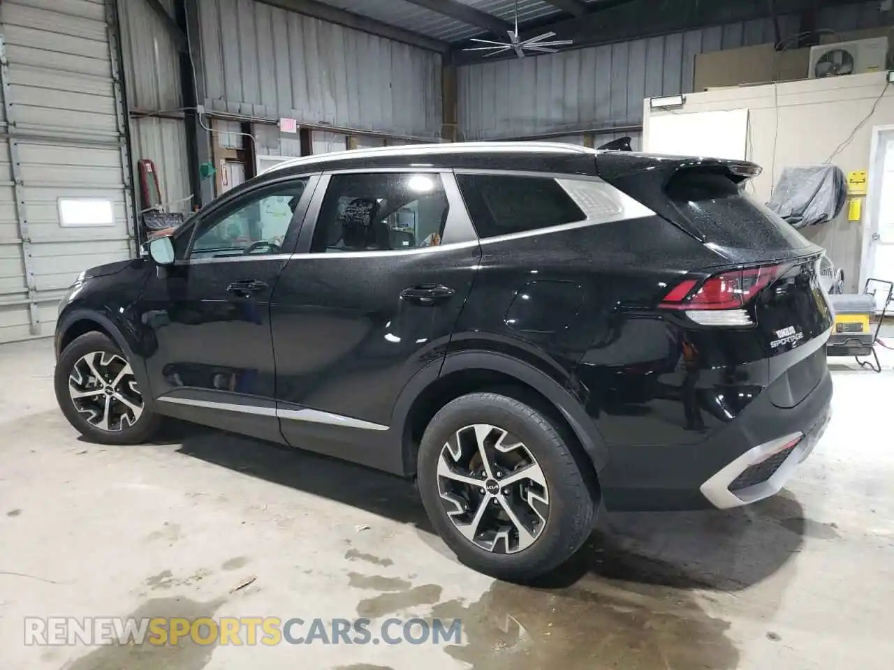 2 Photograph of a damaged car KNDPVCAG3P7067304 KIA SPORTAGE 2023