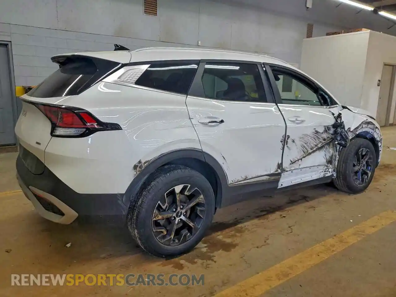 3 Фотография поврежденного автомобиля KNDPVCAG3P7084488 KIA SPORTAGE 2023