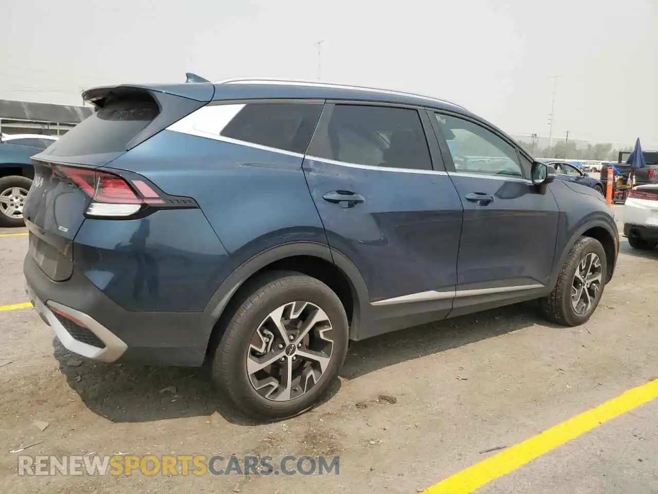 3 Photograph of a damaged car KNDPVCAG4P7026065 KIA SPORTAGE 2023