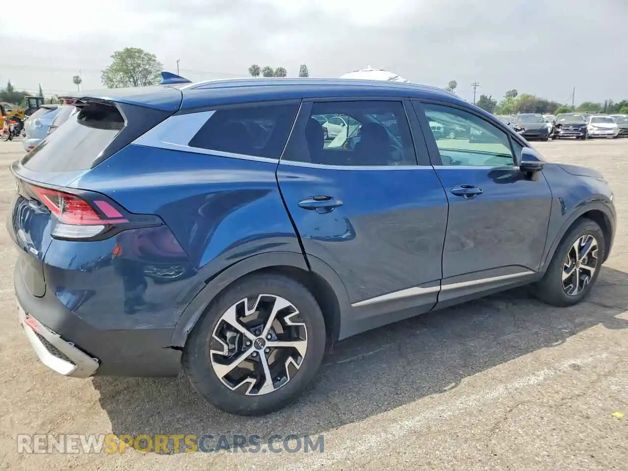 3 fotografías del automóvil dañado KNDPVCAG4P7029368 KIA SPORTAGE 2023