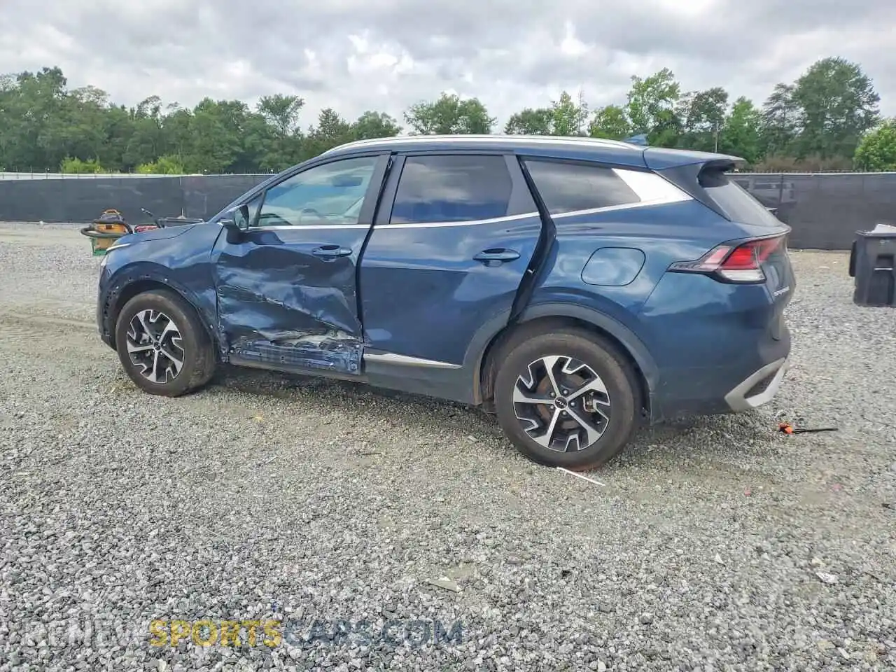 2 Photograph of a damaged car KNDPVCAG4P7092275 KIA SPORTAGE 2023