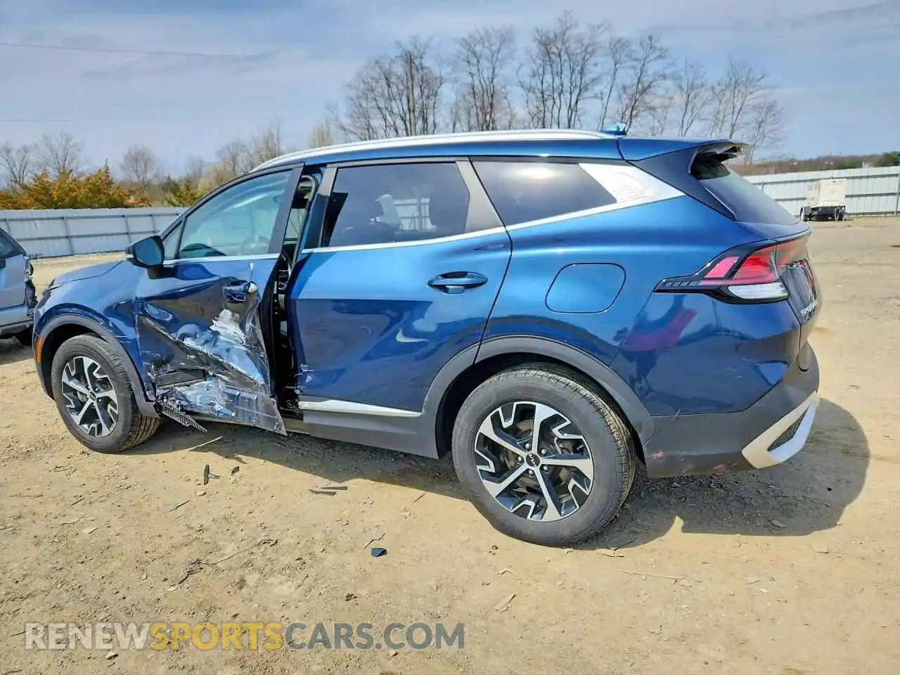 2 Фотография поврежденного автомобиля KNDPVCAG4P7115215 KIA SPORTAGE 2023