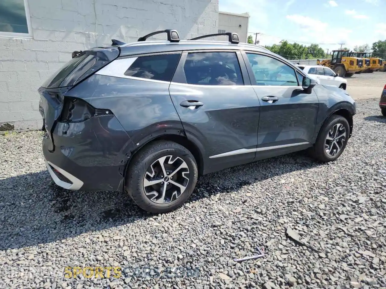 3 Photograph of a damaged car KNDPVCAG5P7105339 KIA SPORTAGE 2023