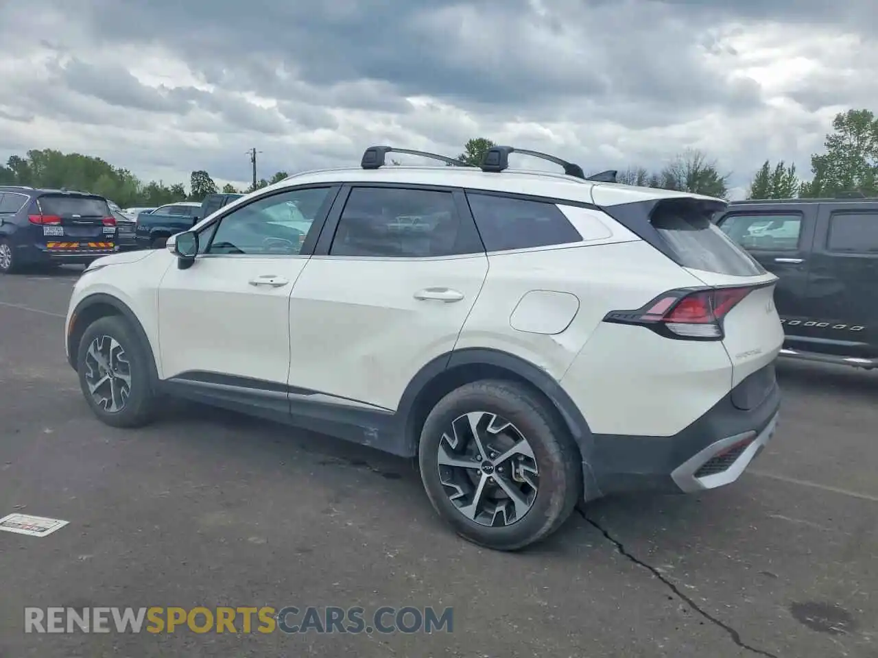 2 Photograph of a damaged car KNDPVCAG5P7109164 KIA SPORTAGE 2023