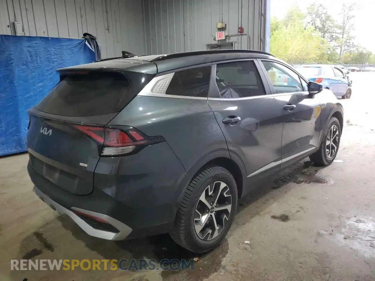 3 Photograph of a damaged car KNDPVCAG6P7013866 KIA SPORTAGE 2023