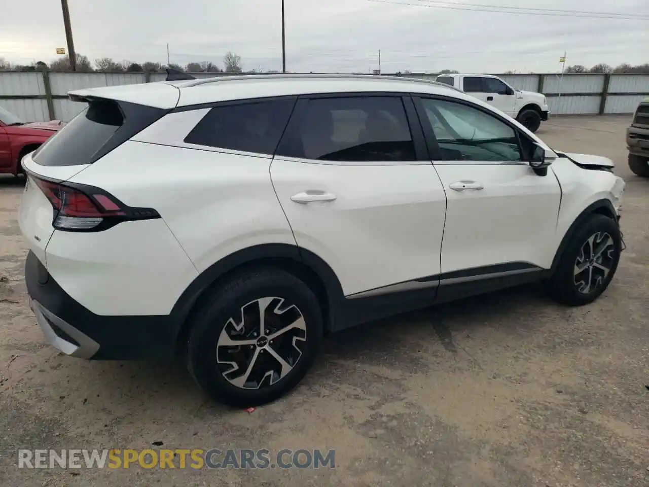 3 Фотография поврежденного автомобиля KNDPVCAG6P7029565 KIA SPORTAGE 2023