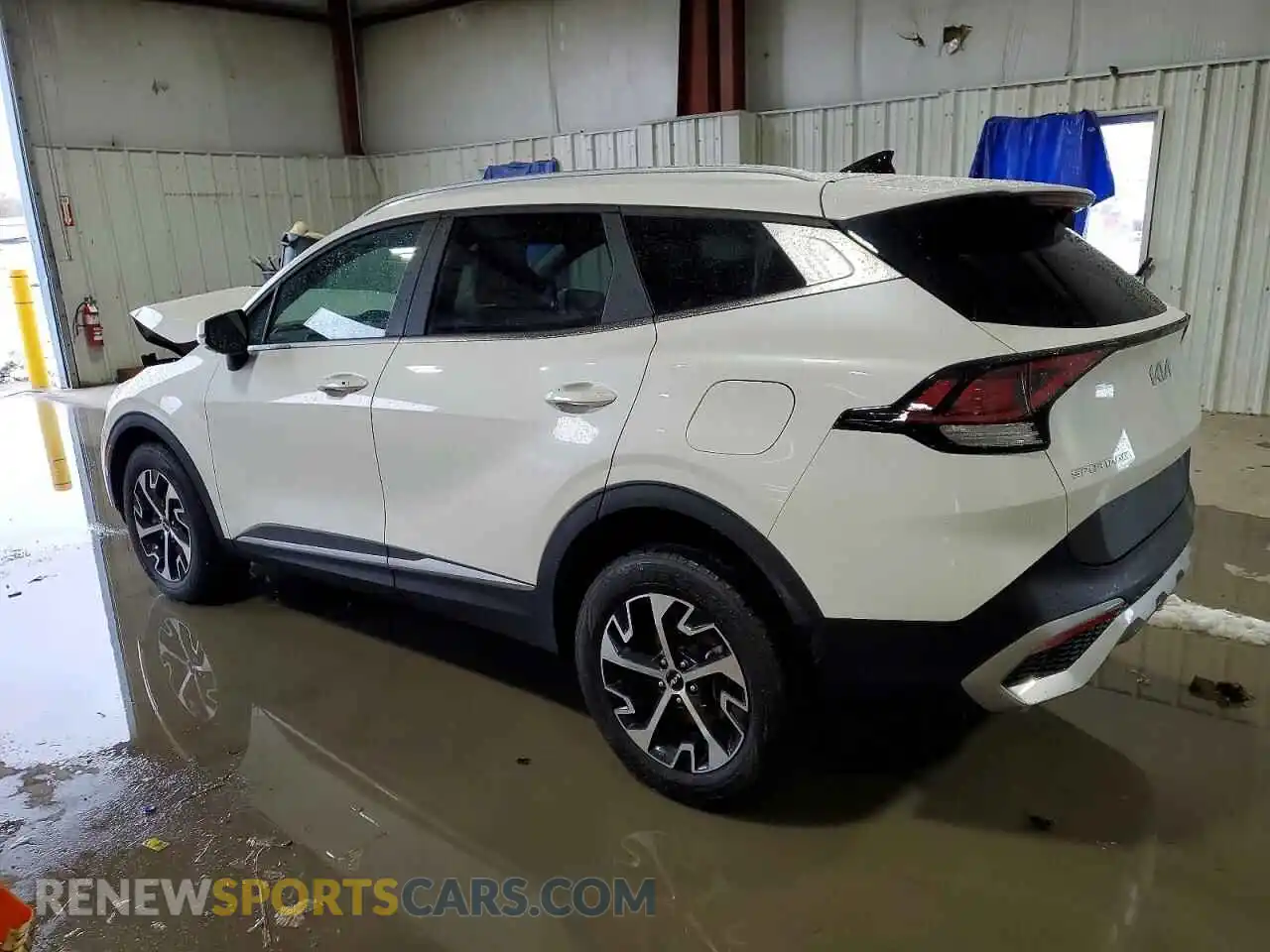 2 Photograph of a damaged car KNDPVCAG6P7039870 KIA SPORTAGE 2023