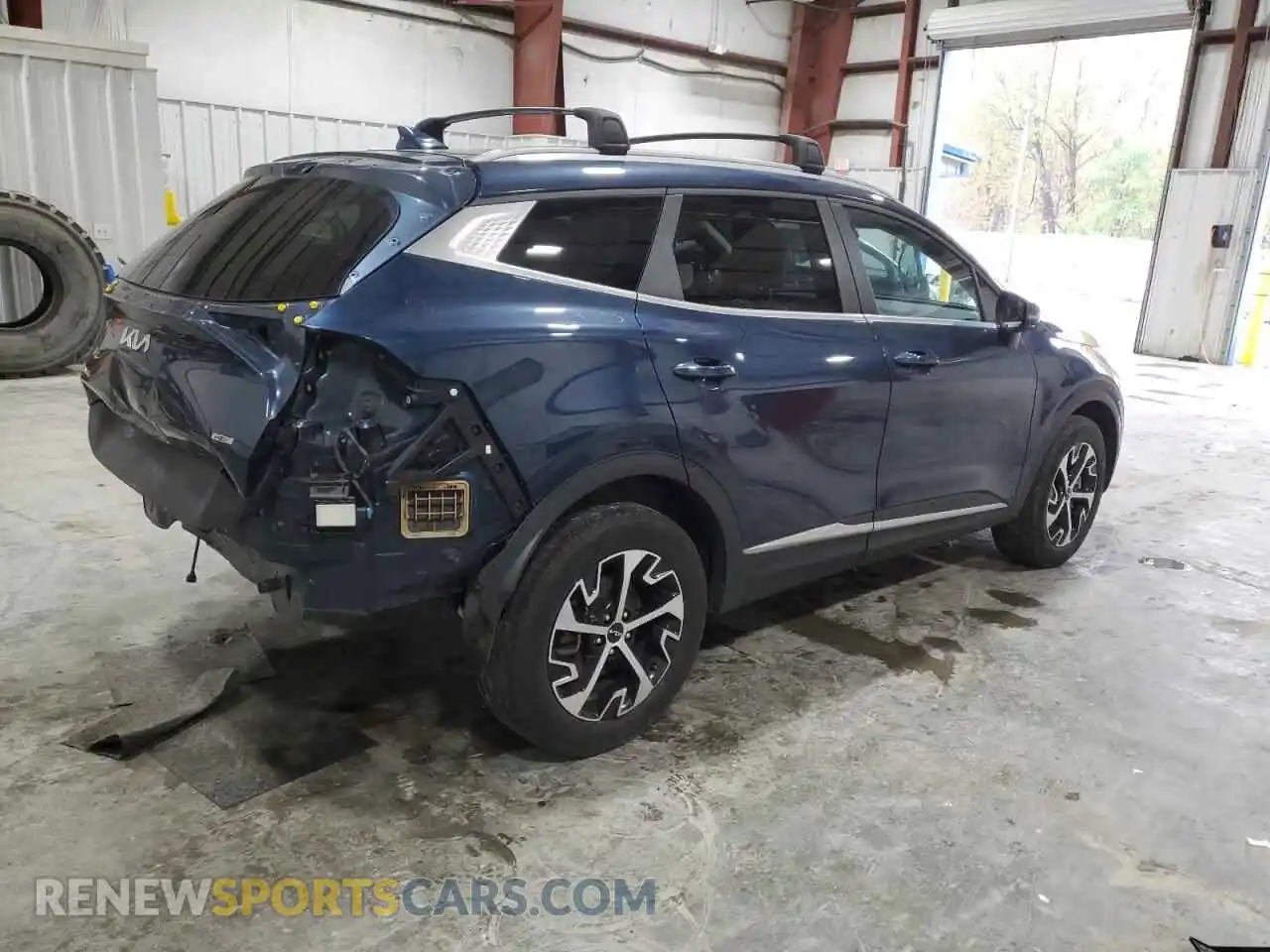 3 Photograph of a damaged car KNDPVCAG6P7105186 KIA SPORTAGE 2023