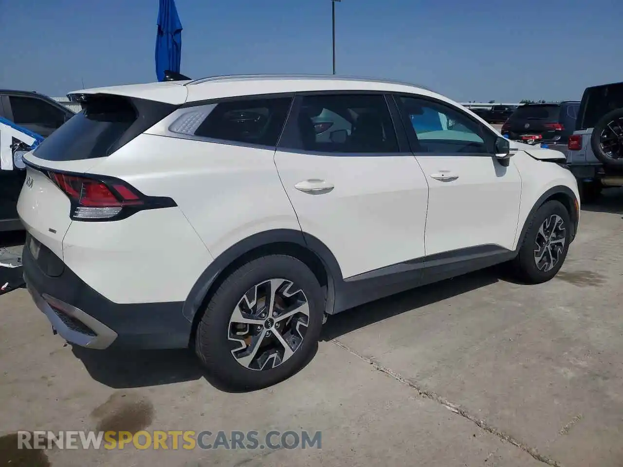 3 Photograph of a damaged car KNDPVCAG6P7117807 KIA SPORTAGE 2023
