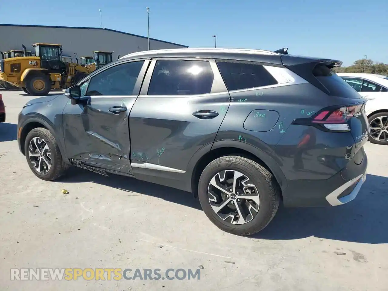 2 fotografías del automóvil dañado KNDPVCAG8P7098242 KIA SPORTAGE 2023