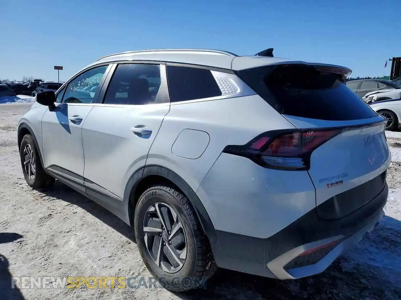 2 fotografías del automóvil dañado KNDPVCAG8P7115461 KIA SPORTAGE 2023