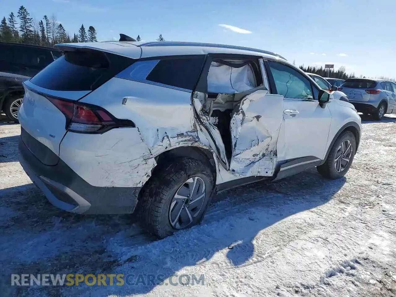 3 fotografías del automóvil dañado KNDPVCAG8P7115461 KIA SPORTAGE 2023