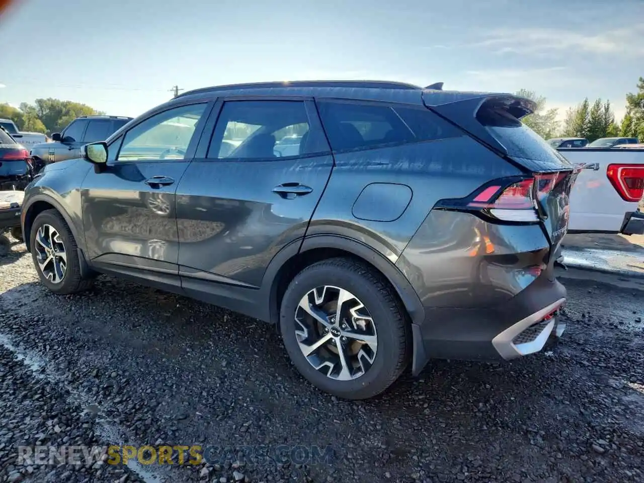 2 fotografías del automóvil dañado KNDPVCAGXP7026717 KIA SPORTAGE 2023