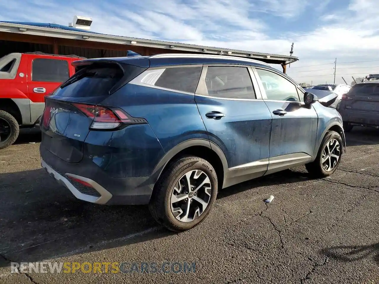 3 Photograph of a damaged car KNDPVCAGXP7050984 KIA SPORTAGE 2023
