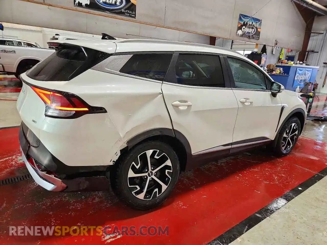 3 Photograph of a damaged car KNDPVCAGXP7088926 KIA SPORTAGE 2023
