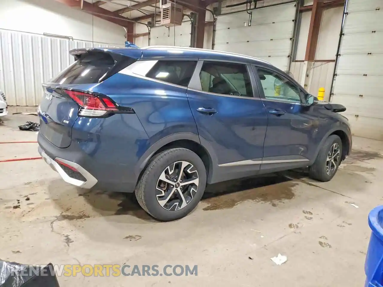 3 Photograph of a damaged car KNDPVCAGXP7117213 KIA SPORTAGE 2023