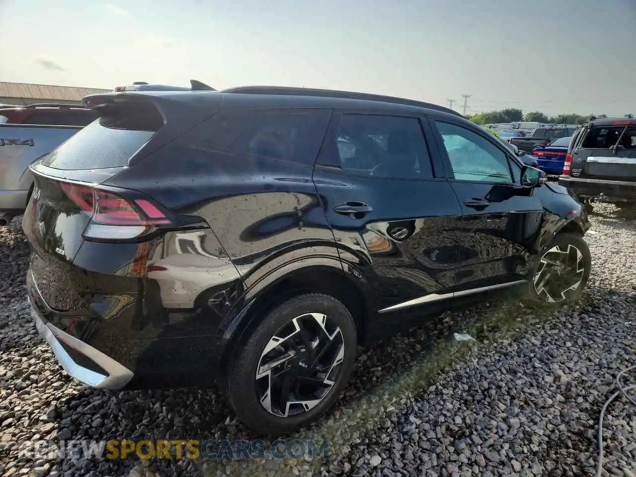 3 Photograph of a damaged car 5XYK5CDF1RG190800 KIA SPORTAGE 2024
