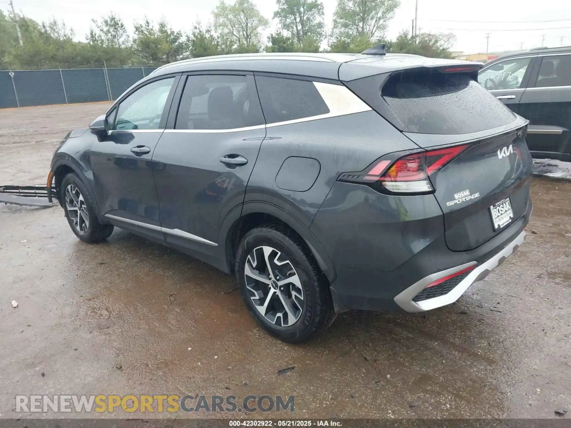 3 Photograph of a damaged car KNDPVCDF0R7216970 KIA SPORTAGE 2024