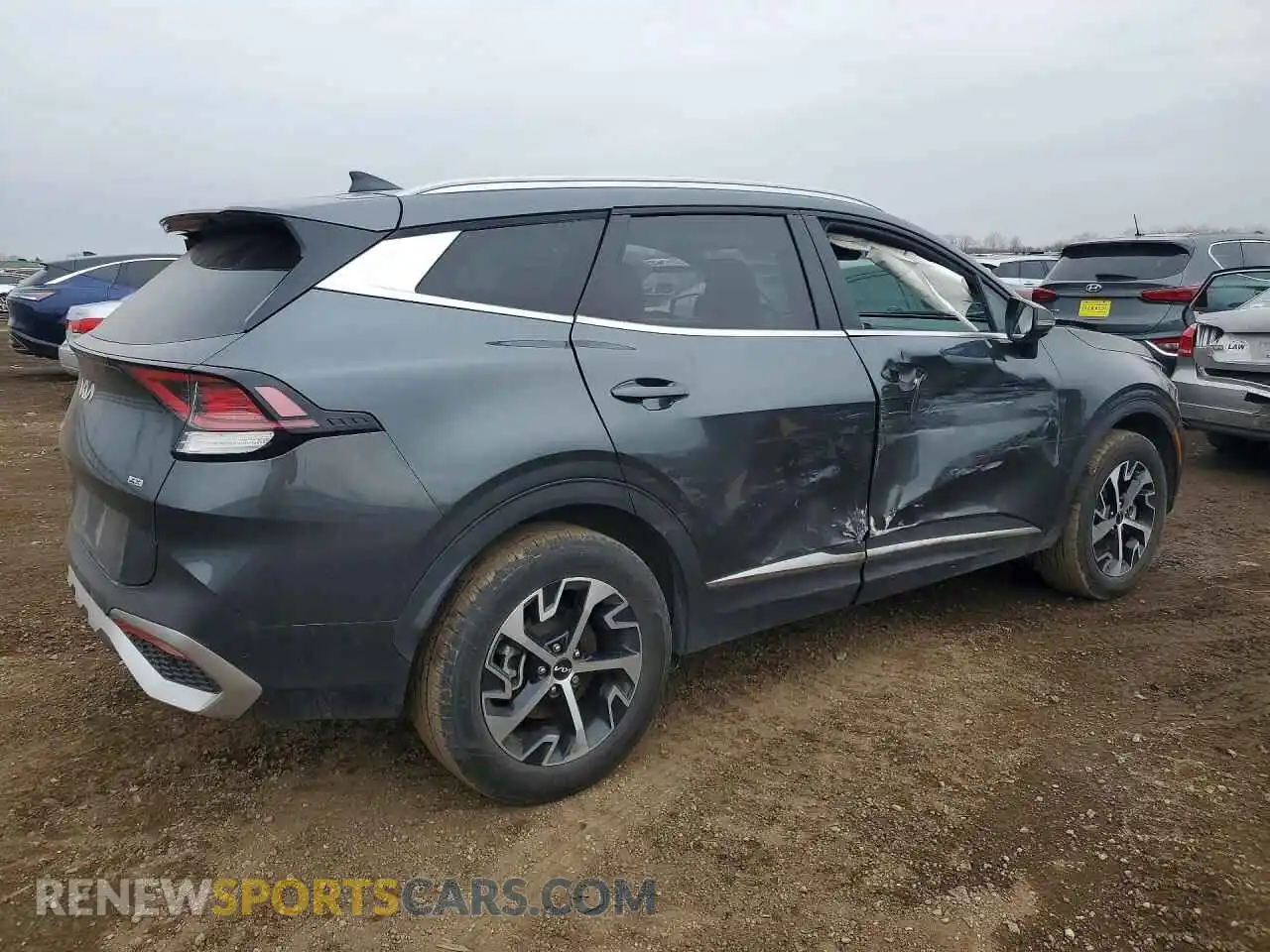 3 Photograph of a damaged car KNDPVCDF4R7248837 KIA SPORTAGE 2024