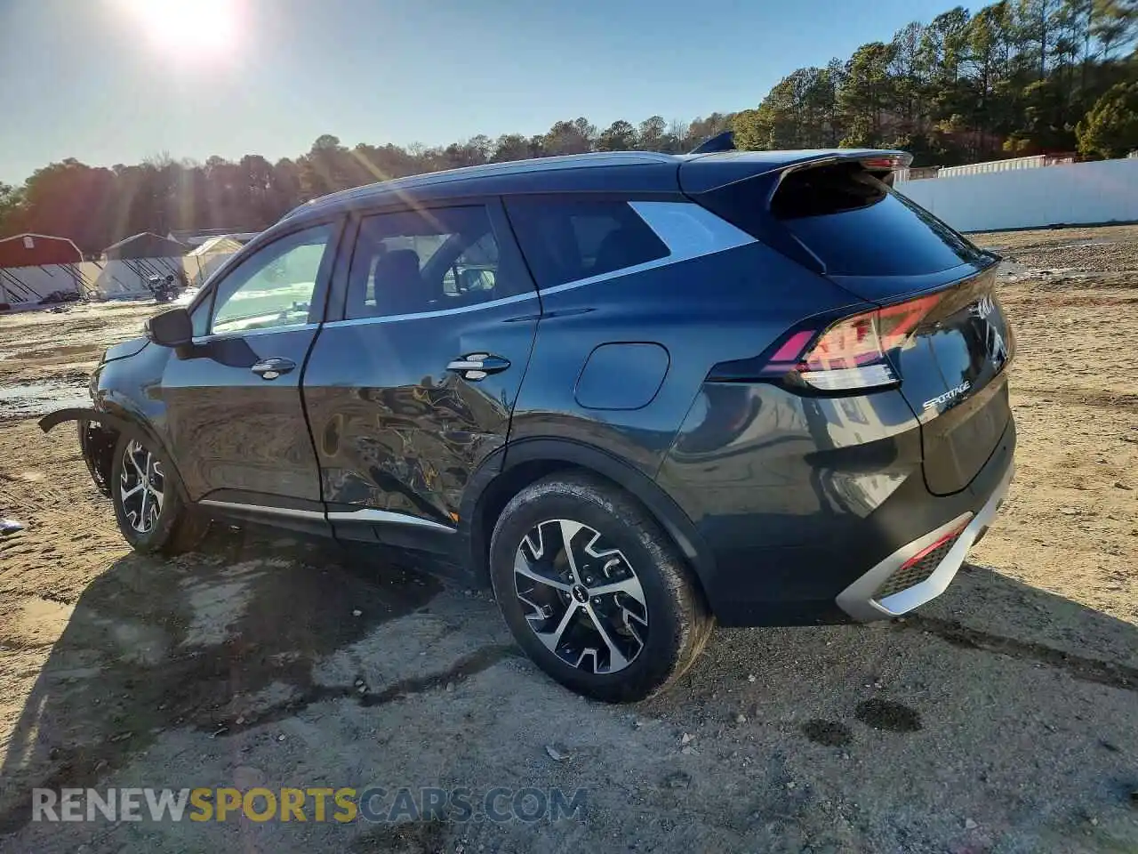 2 fotografías del automóvil dañado KNDPVCDF7R7243616 KIA SPORTAGE 2024