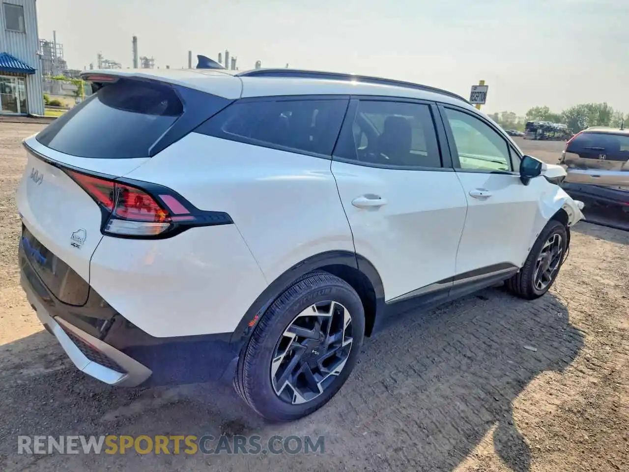 3 Photograph of a damaged car KNDPVCDFXR7253816 KIA SPORTAGE 2024