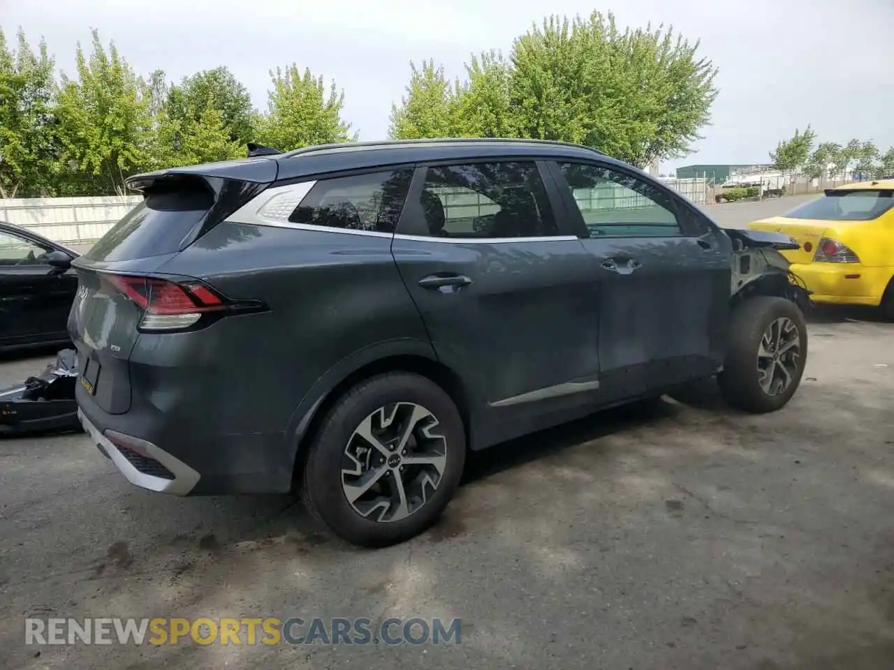3 Photograph of a damaged car KNDPVCDFXR7310418 KIA SPORTAGE 2024